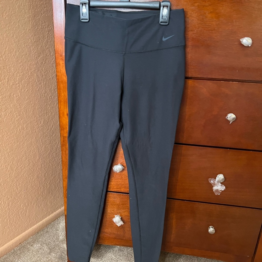 Nike women Dri-fit leggings